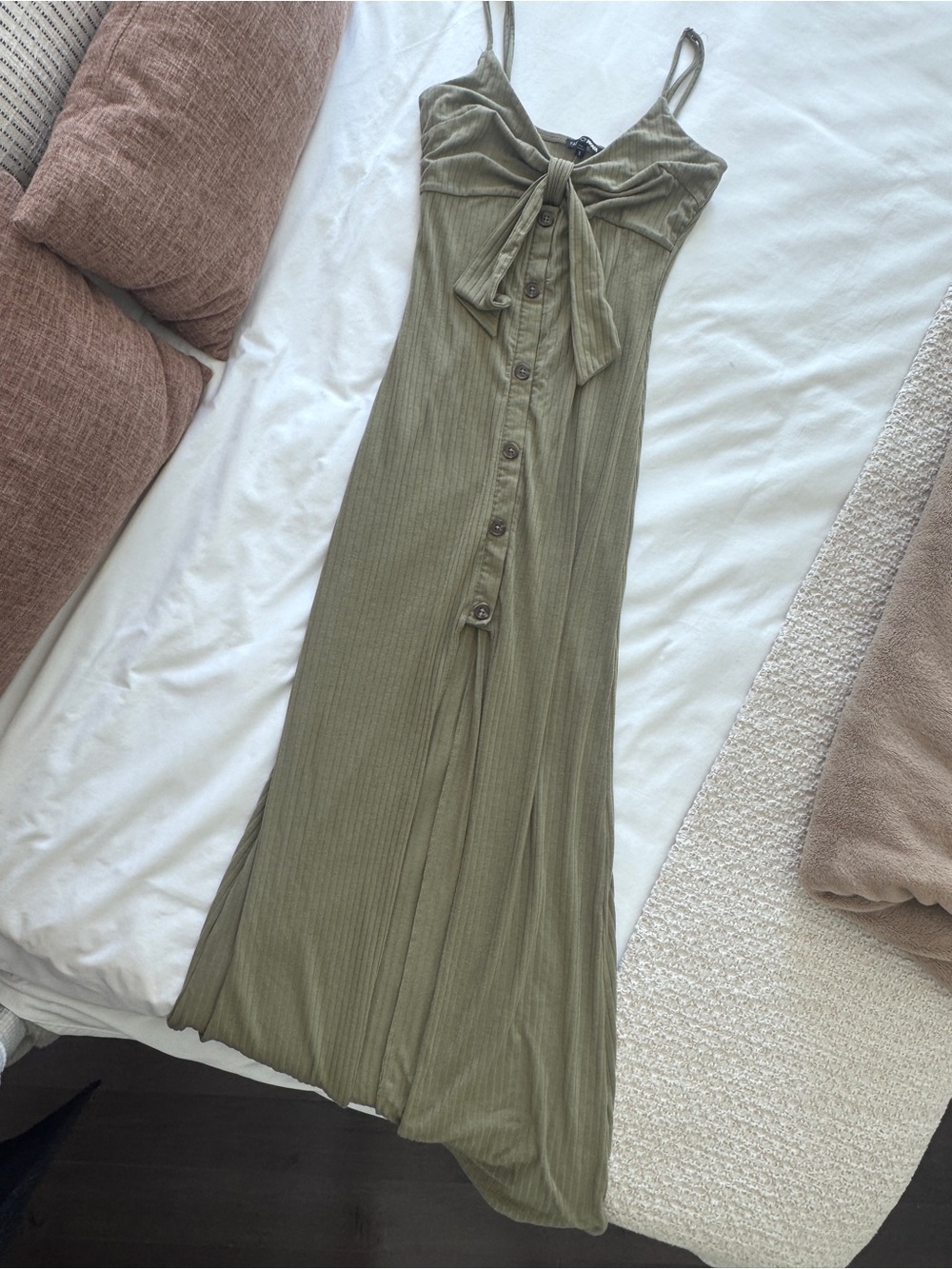 Fashion Nova Olive Green Ribbed Button-Front Maxi Dress with Tie Bodice